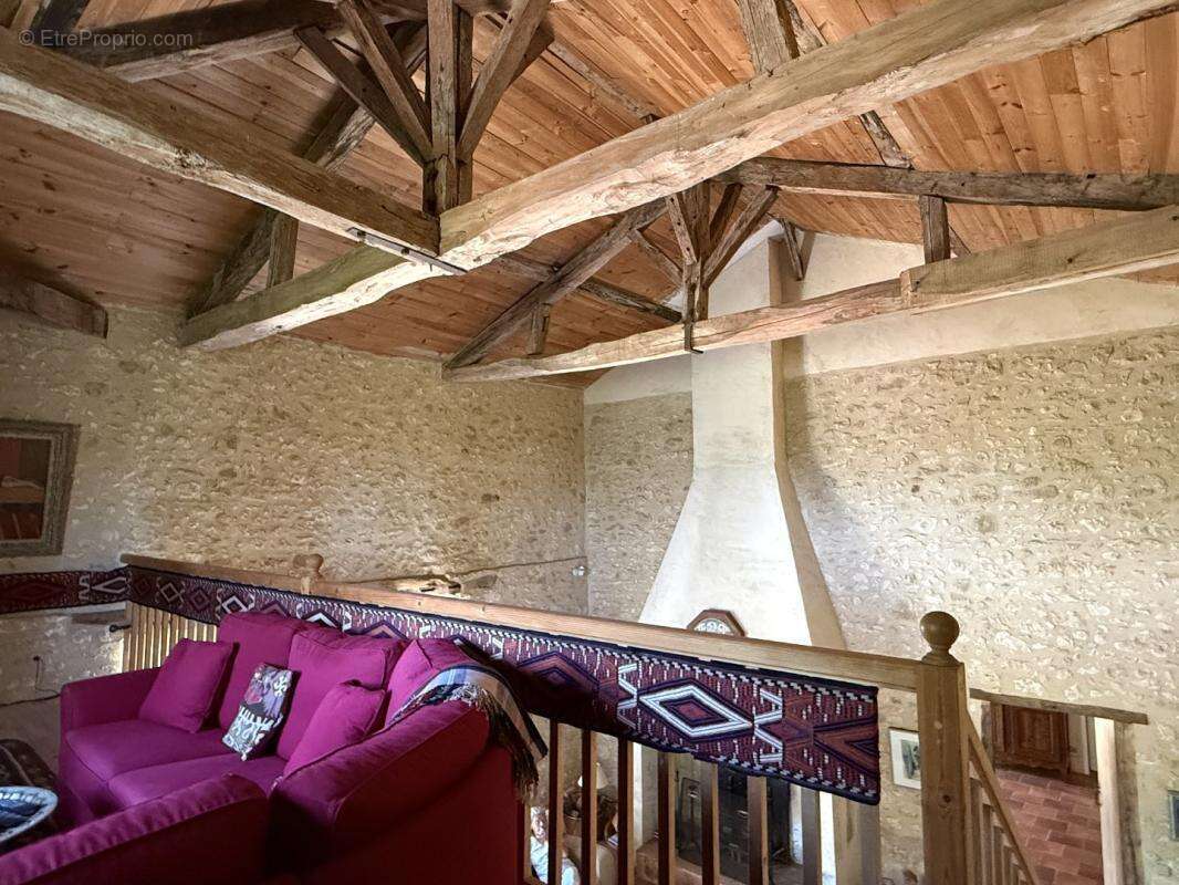 Rénovation spacieuse au cœur d’un village gascon - photo 5