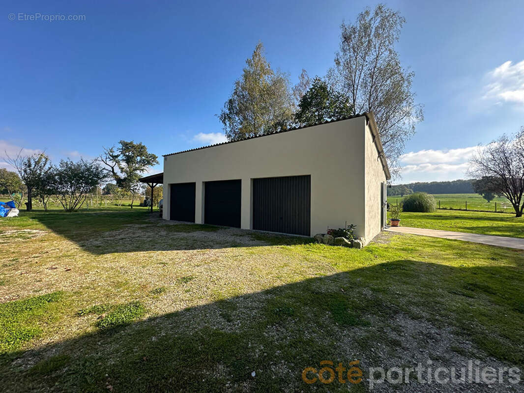 Maison à LE CHATELET