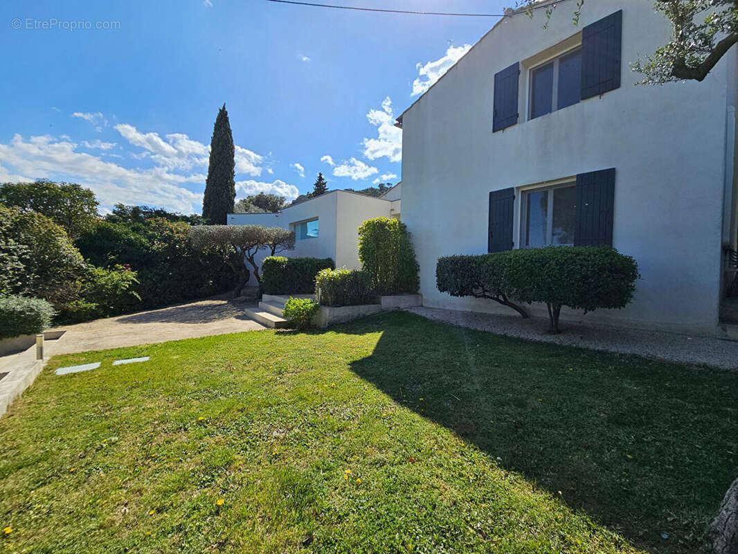 Maison à VILLENEUVE-LES-AVIGNON