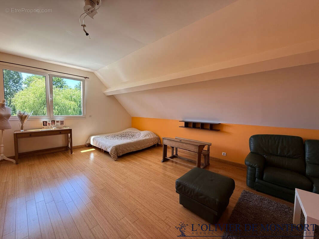 Maison à LES ESSARTS-LE-ROI