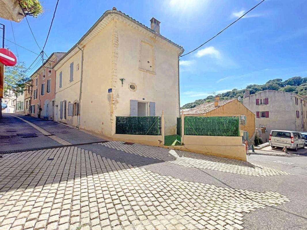 Maison à GINASSERVIS