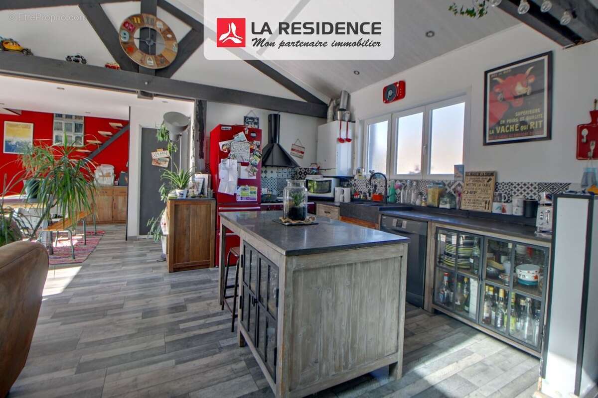 Maison à LES CLAYES-SOUS-BOIS