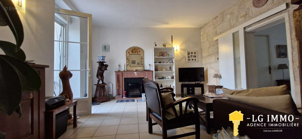 Maison à MORTAGNE-SUR-GIRONDE