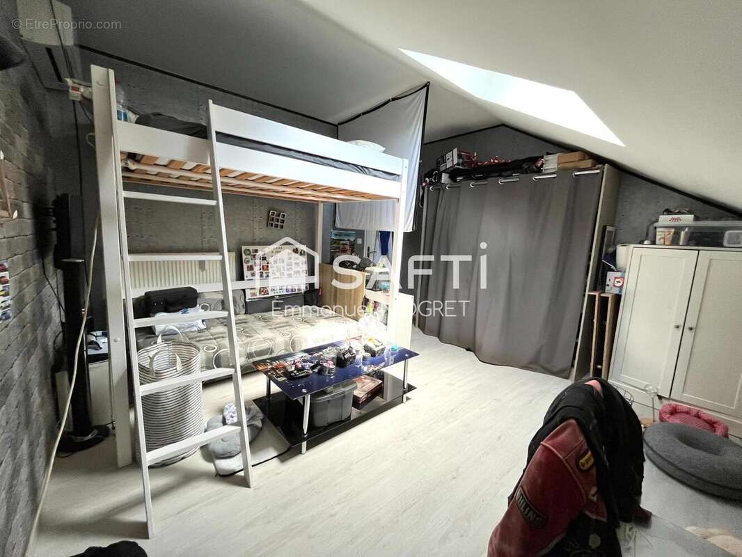 Photo 9