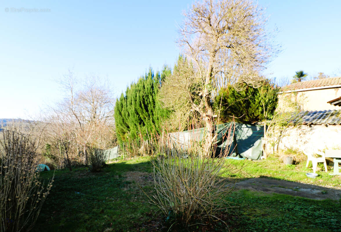 Maison de village 2 logements/garage/jardin - photo 3
