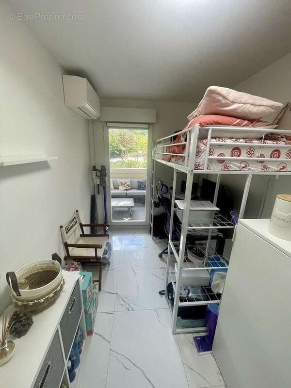 Chambre d'appoint ou Bureau - Appartement à CANNES