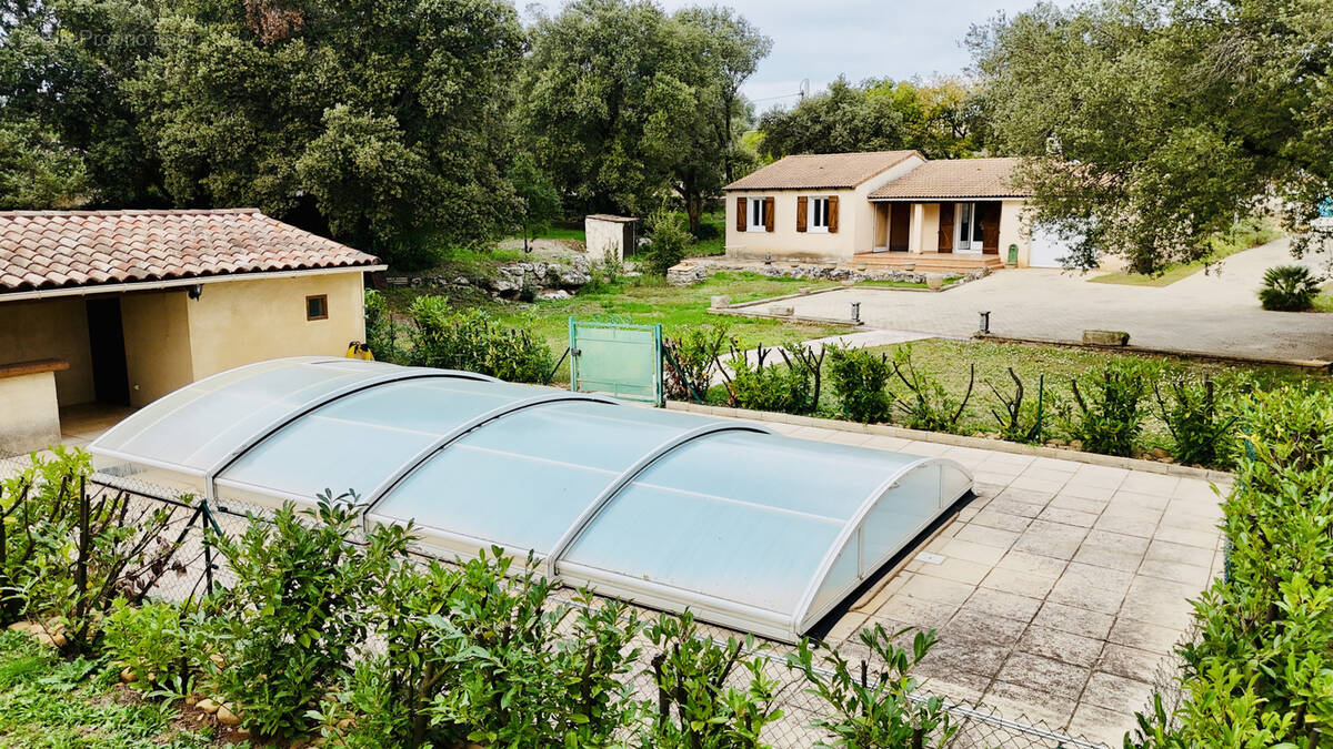 Maison à VERS-PONT-DU-GARD