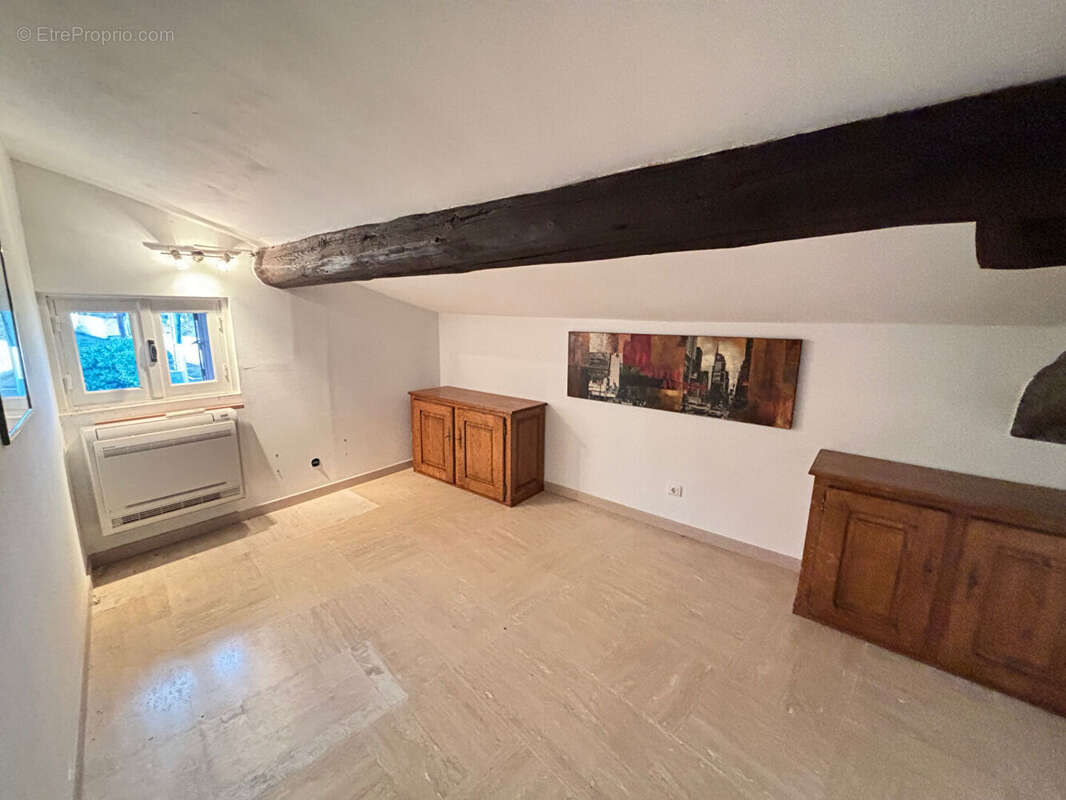 Maison à CABREROLLES