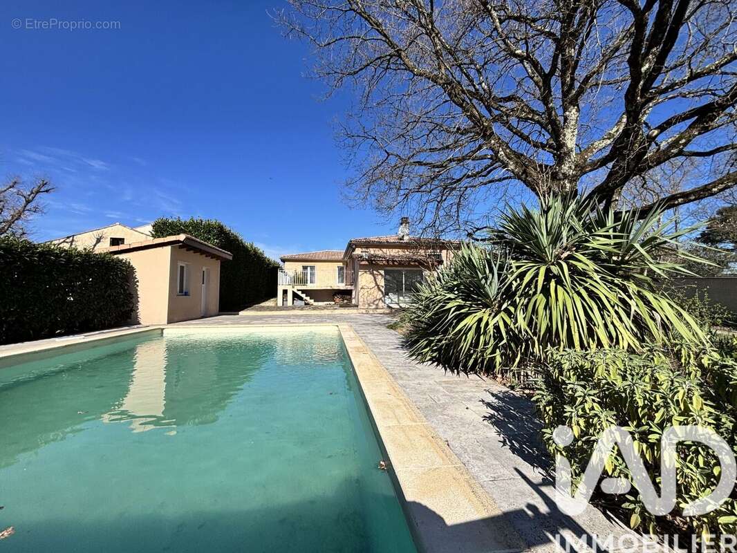 Maison 127 m² à Saint-Julien-Du-Serre  - photo 3