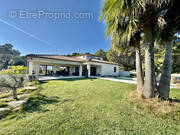 Maison à SAINTE-CECILE-LES-VIGNES