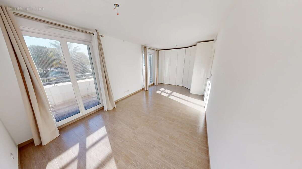 Appartement à VILLENEUVE-LOUBET
