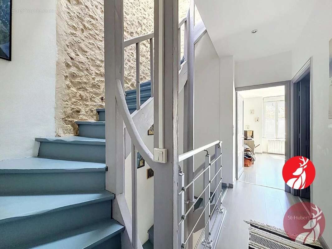 Maison à LA CHAPELLE-LA-REINE