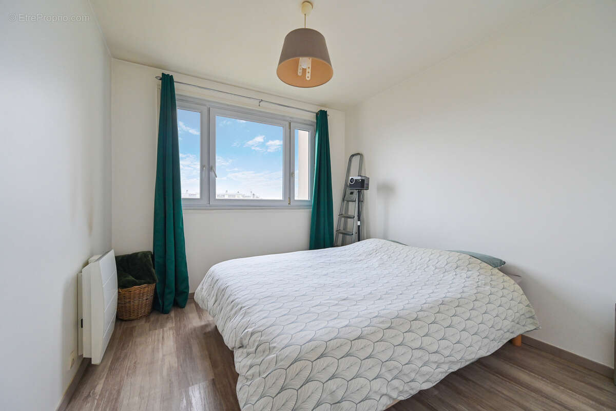 Appartement à CHARENTON-LE-PONT