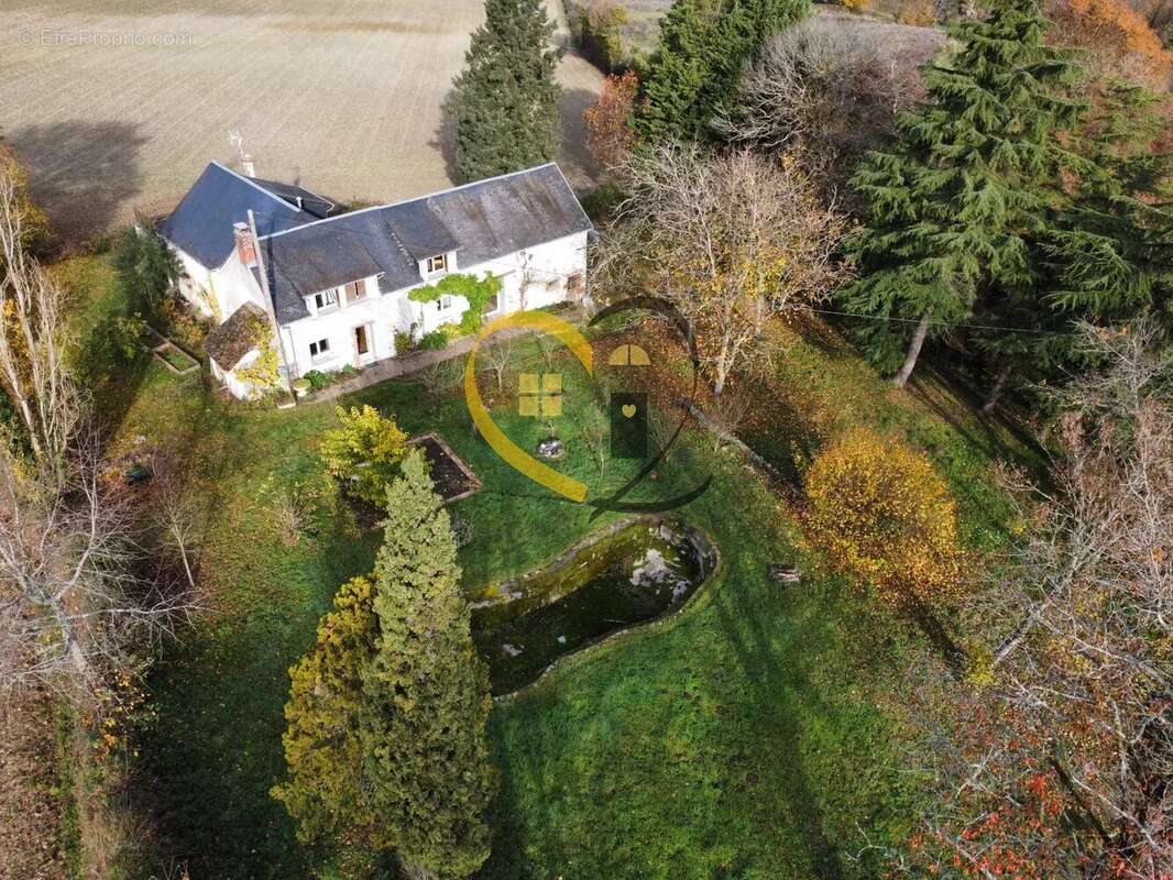 Maison à SENS-BEAUJEU