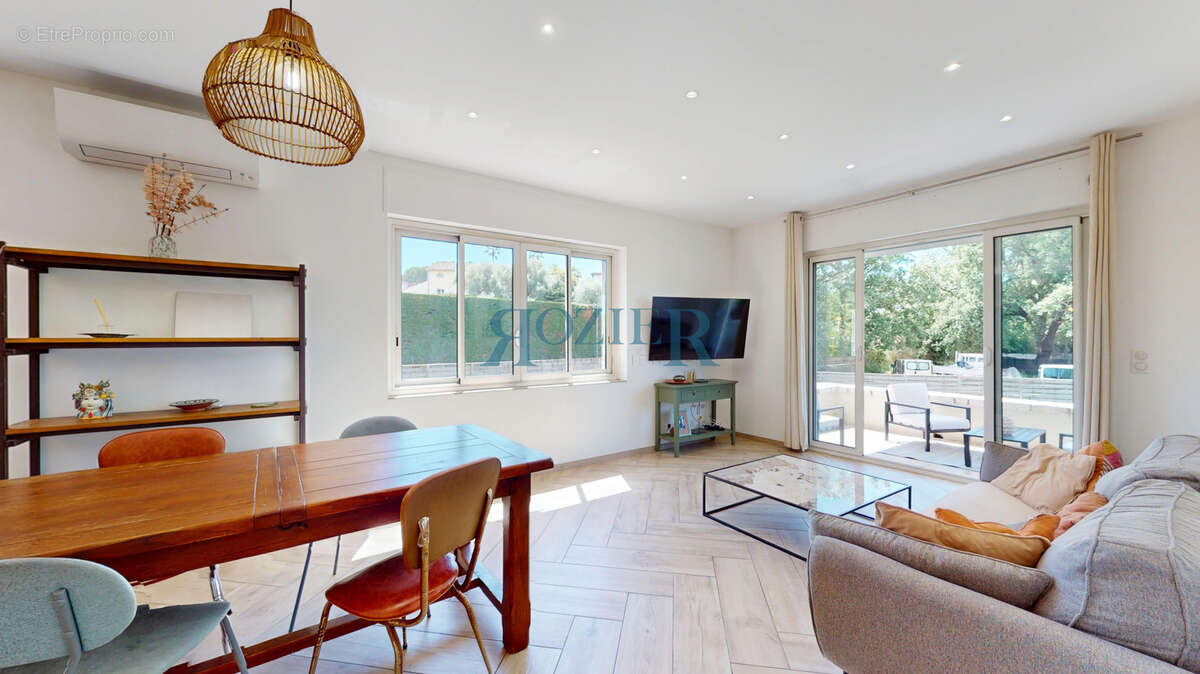 Appartement à MOUGINS