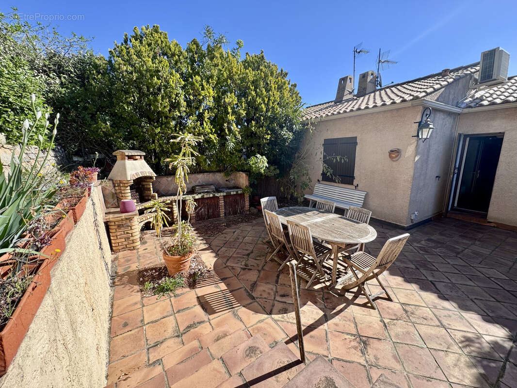 Maison à SOLLIES-VILLE