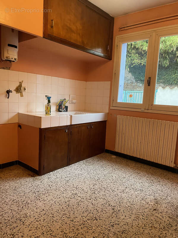 Grande maison avec 6 chambres à rénover - photo 5