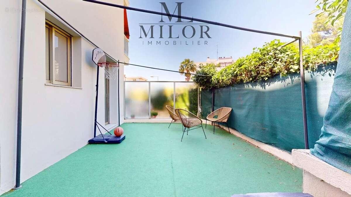 3 pieces - 2 terrasses - parking - parfait etat - photo 17