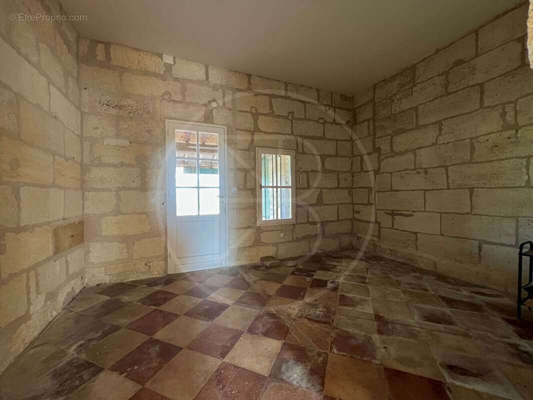 Maison à SAINT-EMILION