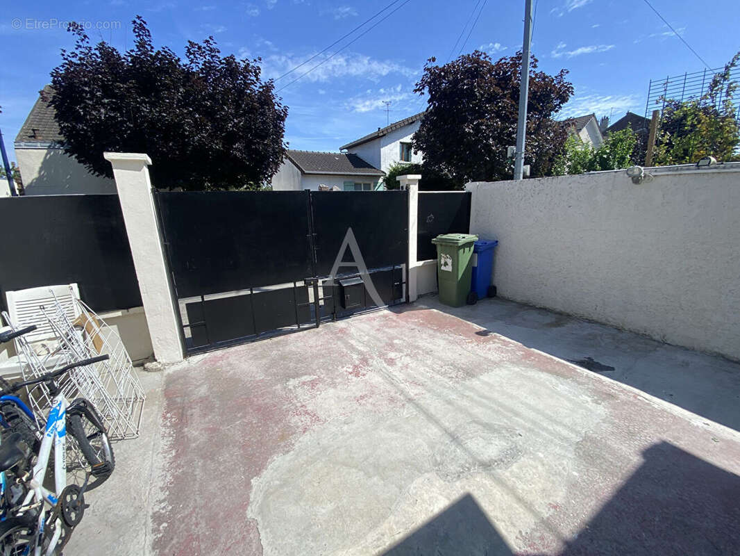 Maison Drancy 4 pièce(s) 80.73 m2 (105m2 au sol) en copropriété avec 100m2 terrain environ - photo 9