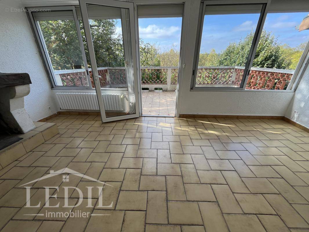 Maison à VALENCE-SUR-BAISE