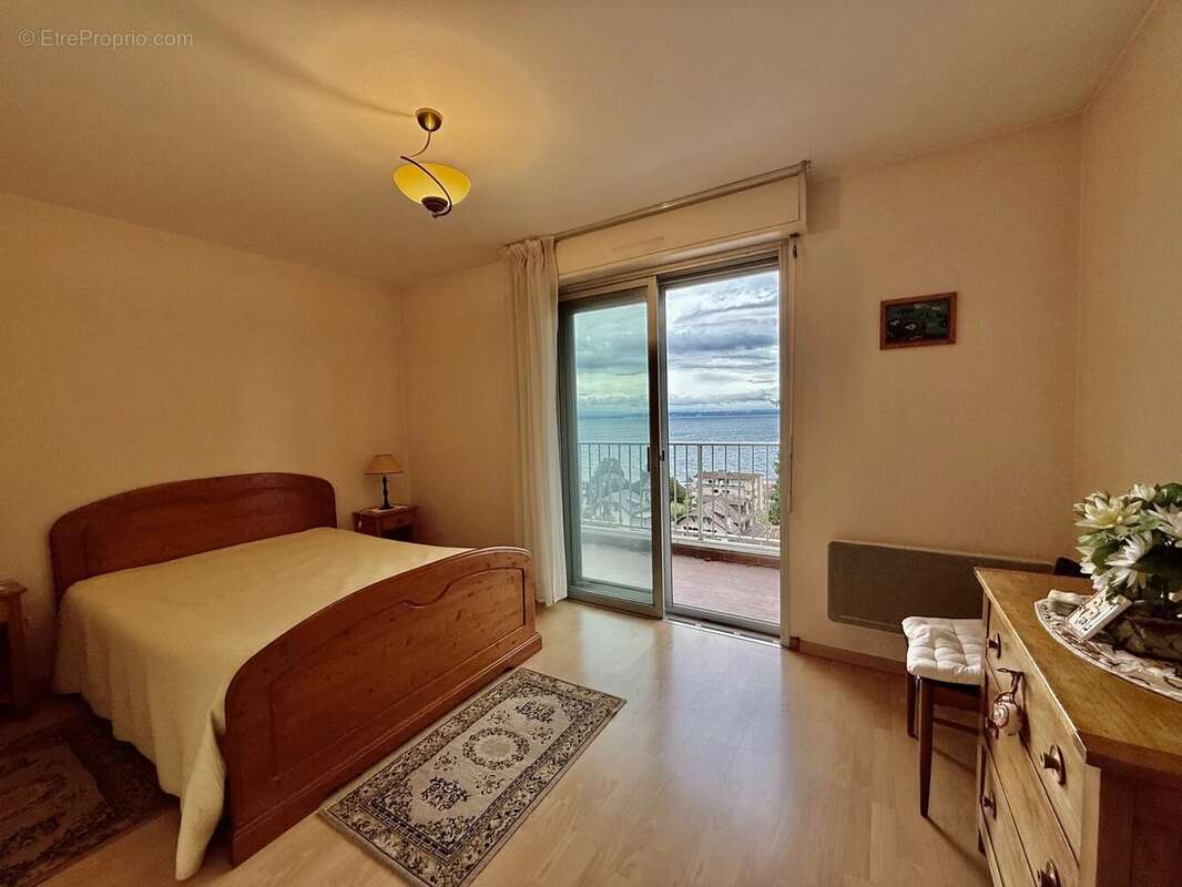 Appartement à EVIAN-LES-BAINS