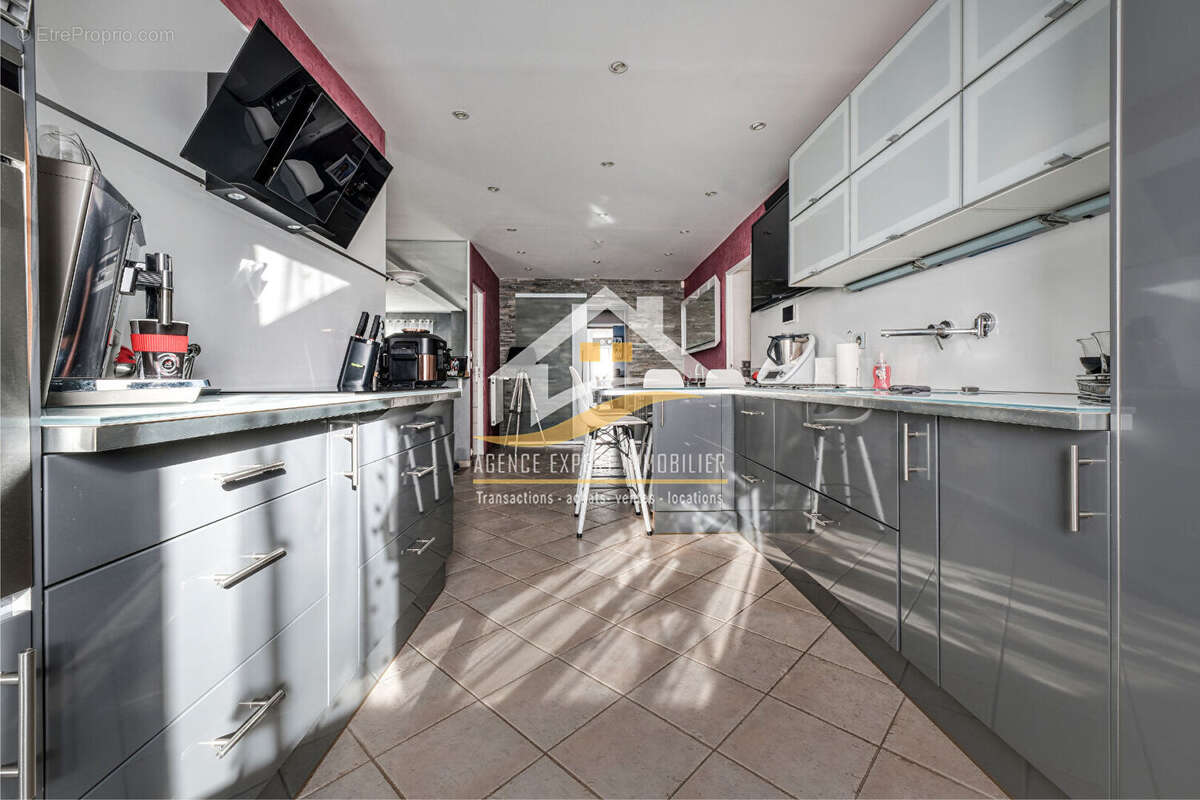 Maison à BALLAINVILLIERS