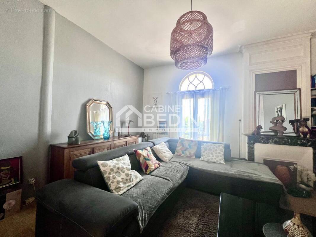 Maison à AMBARES-ET-LAGRAVE