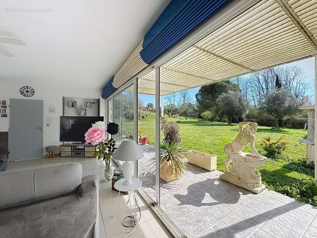 Maison 294 m² à Le Vernet  - photo 7