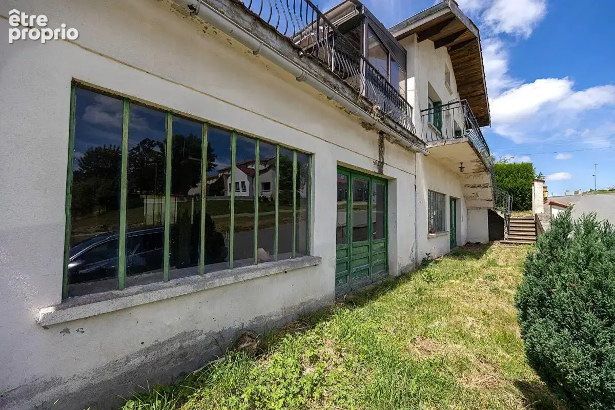 Villa T4 au calme avec 160 m² d'ateliers : idéal artisan, collectionneur ou projet locatif - photo 3