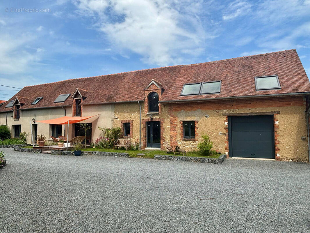Maison à EPERNON
