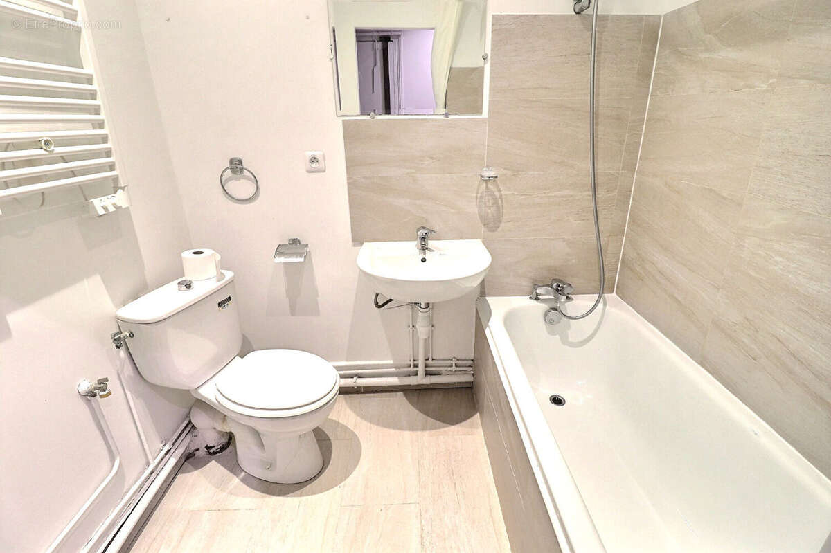 Appartement à PARIS-14E