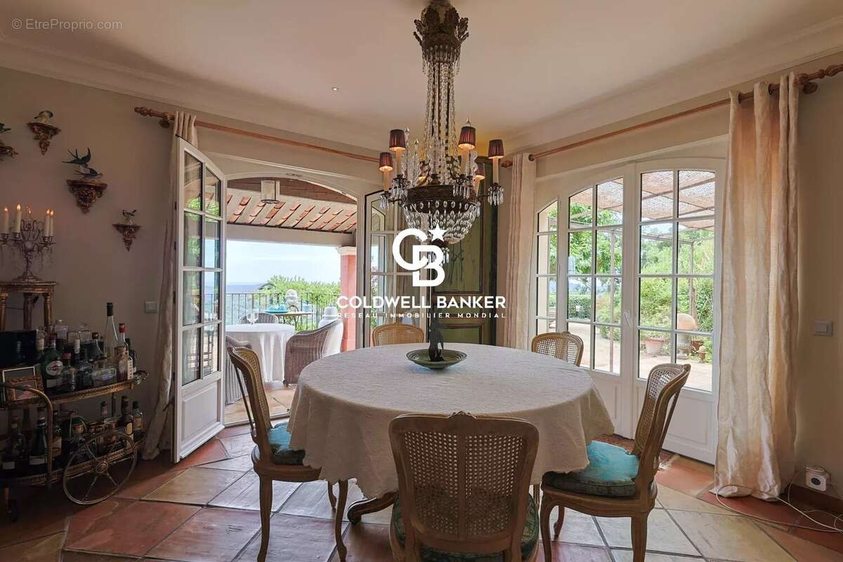 Confort, vue & authenticité et seulement 25 minutes de ST TROPEZ - photo 22