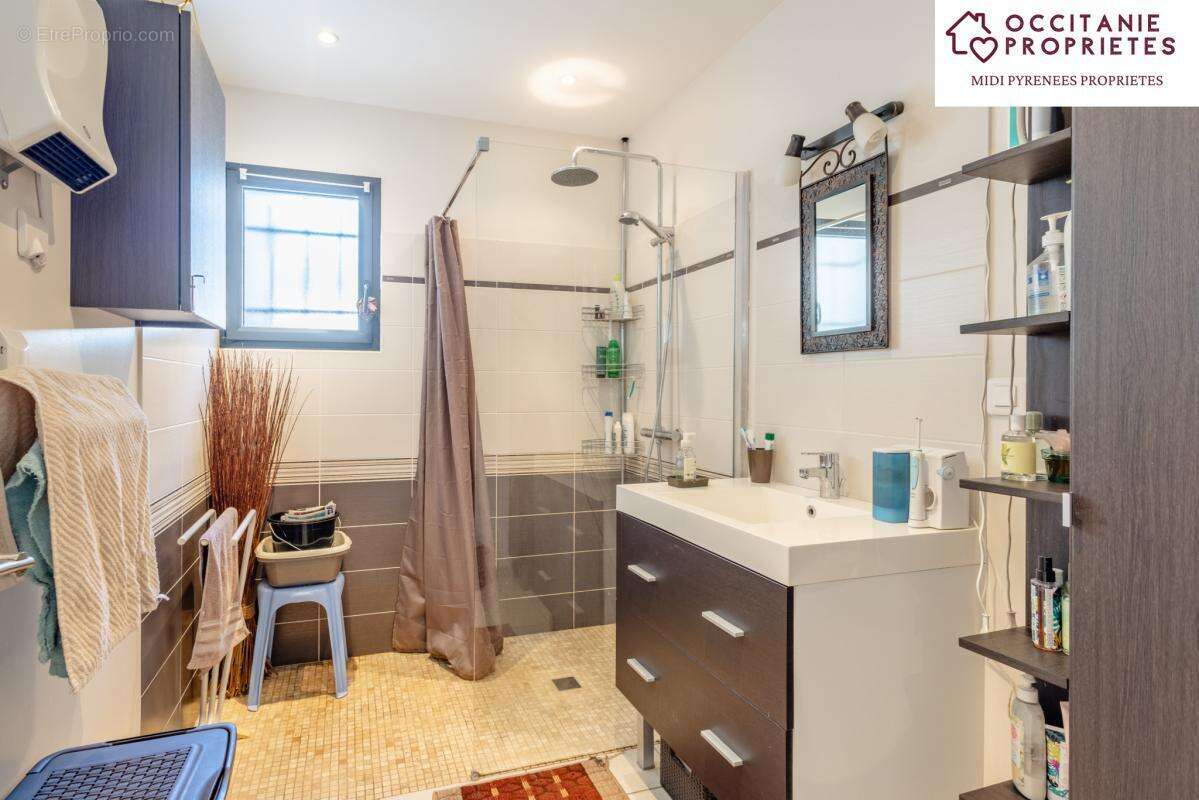 Maison à BOUILHONNAC