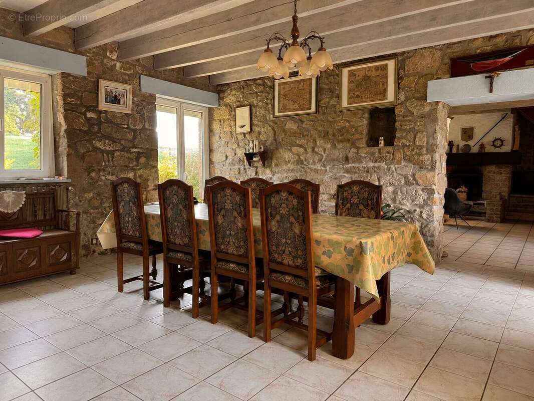 Maison 131 m² à Saint-Meloir-Des-Ondes  - photo 3