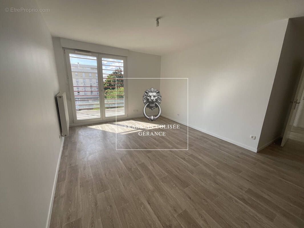 Appartement à LE BLANC-MESNIL