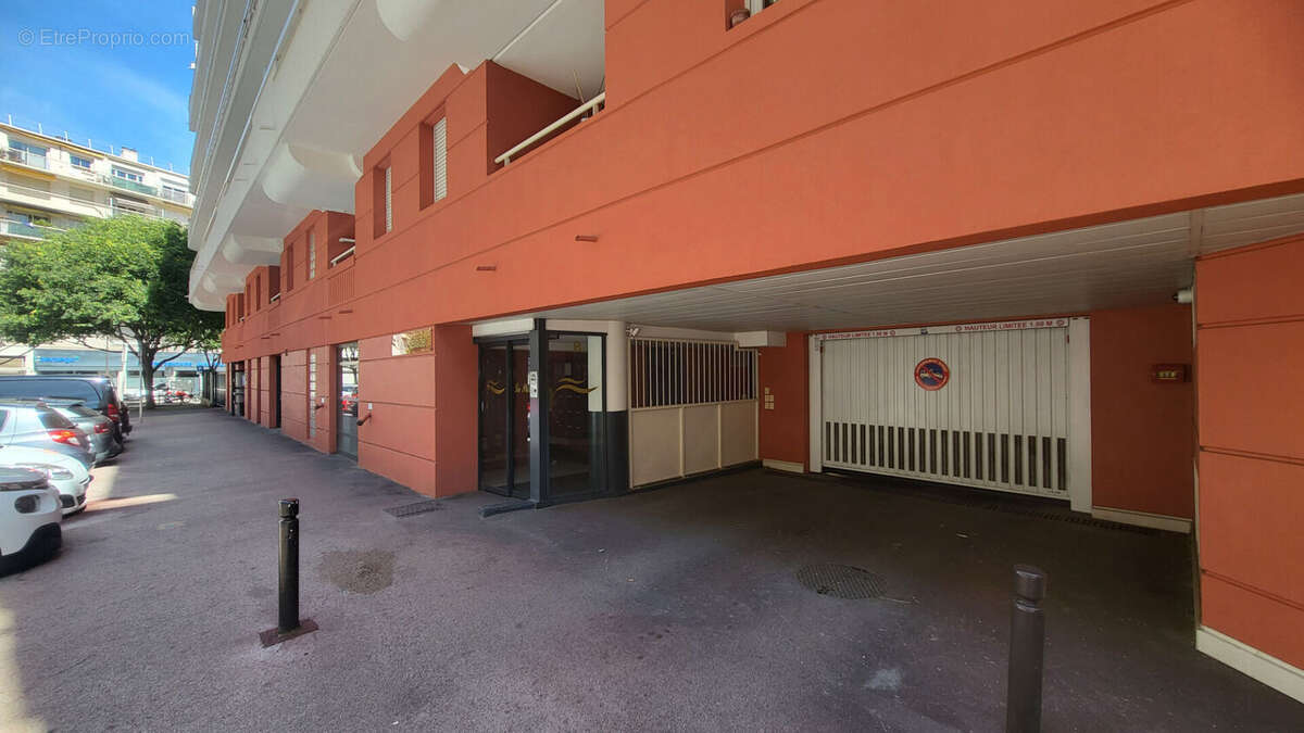 Parking à ANTIBES
