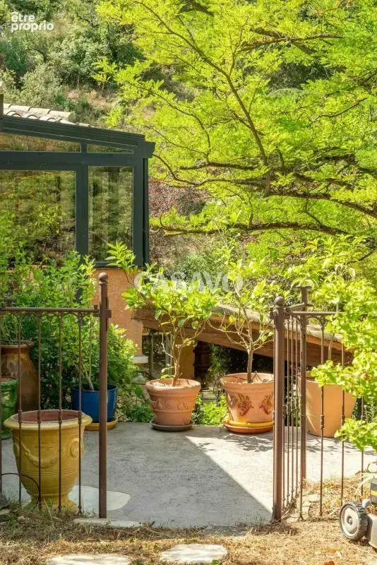 Vente Maison 7 pièces de 240m² - 13100 Saint-Marc-Jaumegarde - photo 21