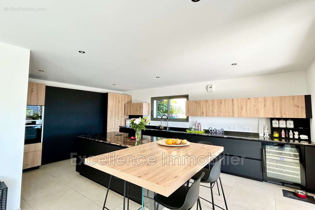 Maison à PLAN-DE-LA-TOUR