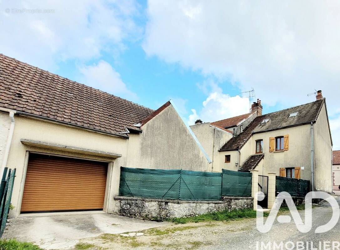 Photo 1 - Maison à COURGIVAUX