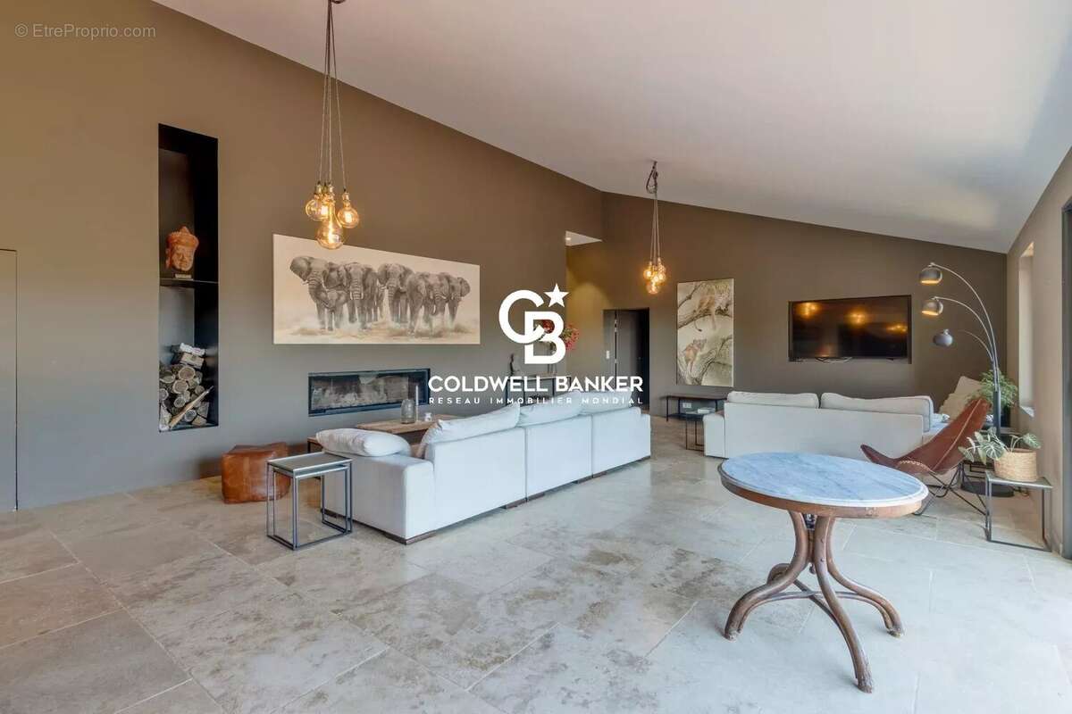 Maison à LA GARDE-FREINET