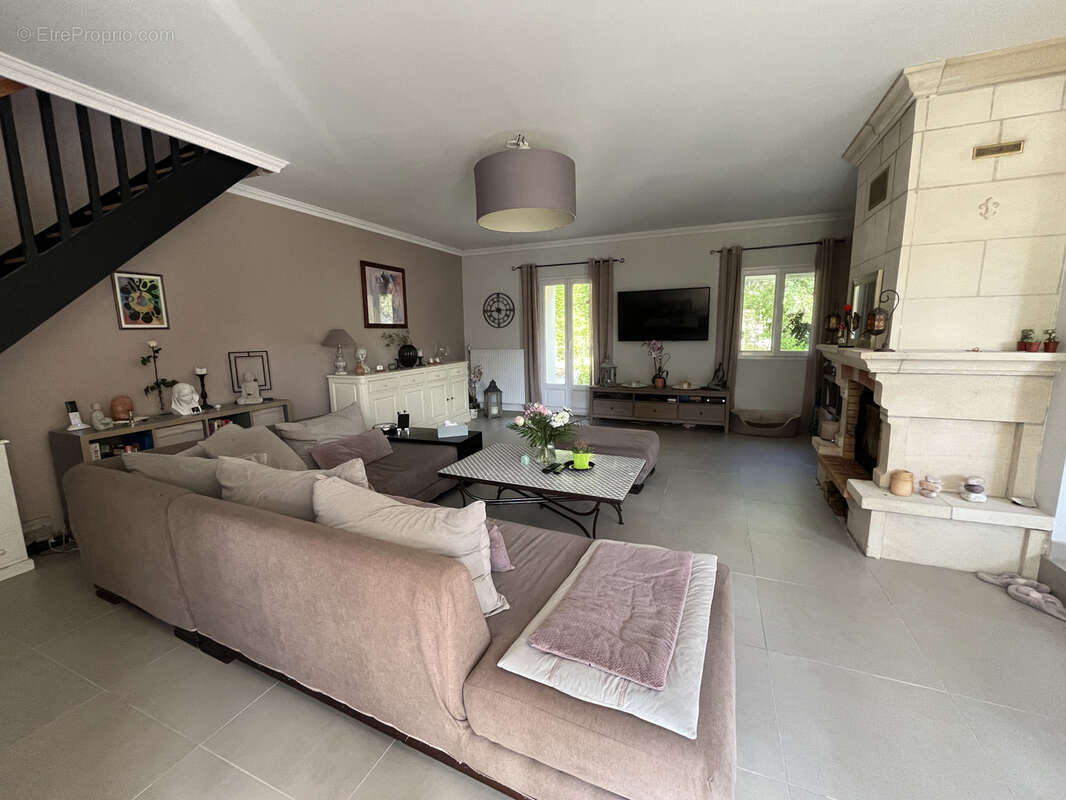 Maison à LA CHAPELLE-LA-REINE