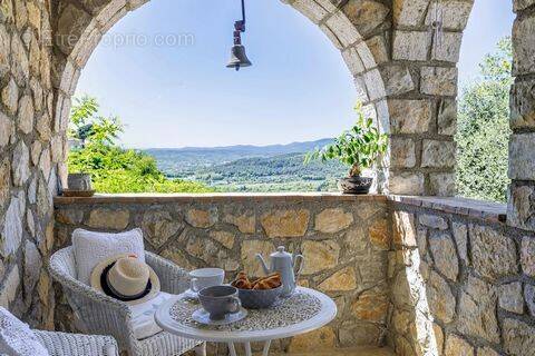 Maison à MONTAUROUX