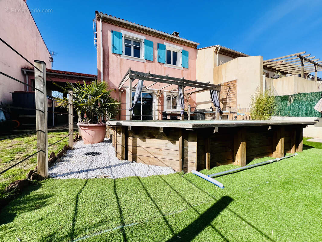 Vente villa T4 de 90m2 avec piscine sur un terrain de 206m2 - photo 5