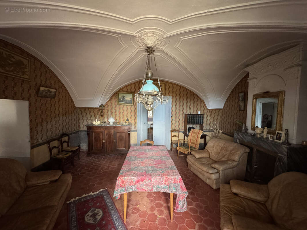 Maison à MONTPEYROUX