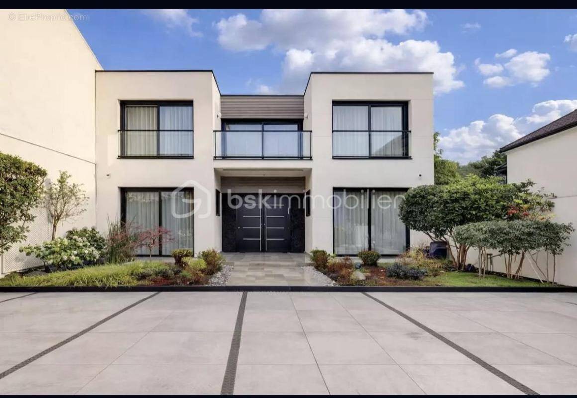 Maison contemporaine- 8 pièces -4 chambres - photo 1