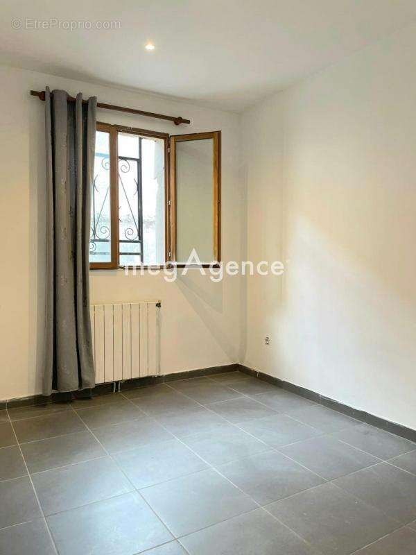 Appartement à AUBERVILLIERS