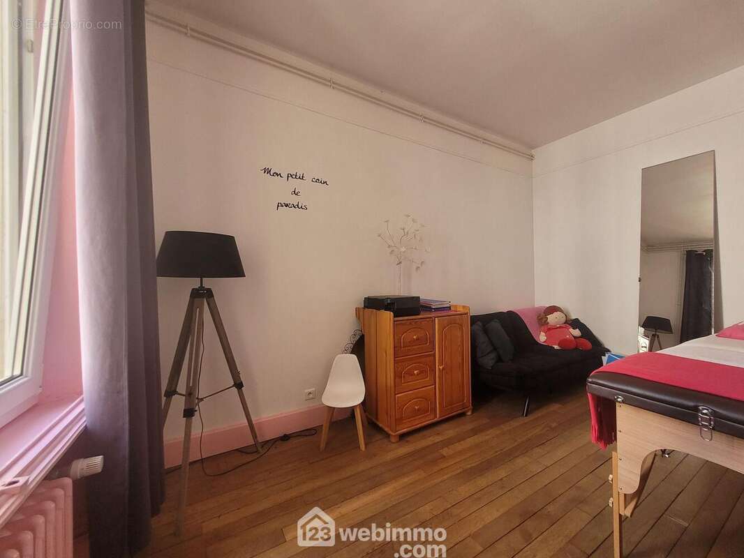 Chambre 2 - Appartement à VERDUN