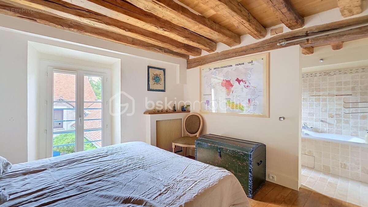Maison de caractère 210 m² habitables (226 m² au sol) avec piscine chauffée, dépendances et jardin arboré - photo 15
