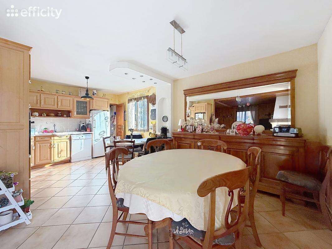 Maison 120 m² à Polienas  - photo 7